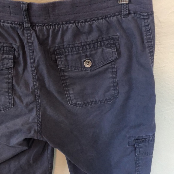 Sonoma Women’s Navy Cargo Capri Pants Size 6 - Picture 9 of 11